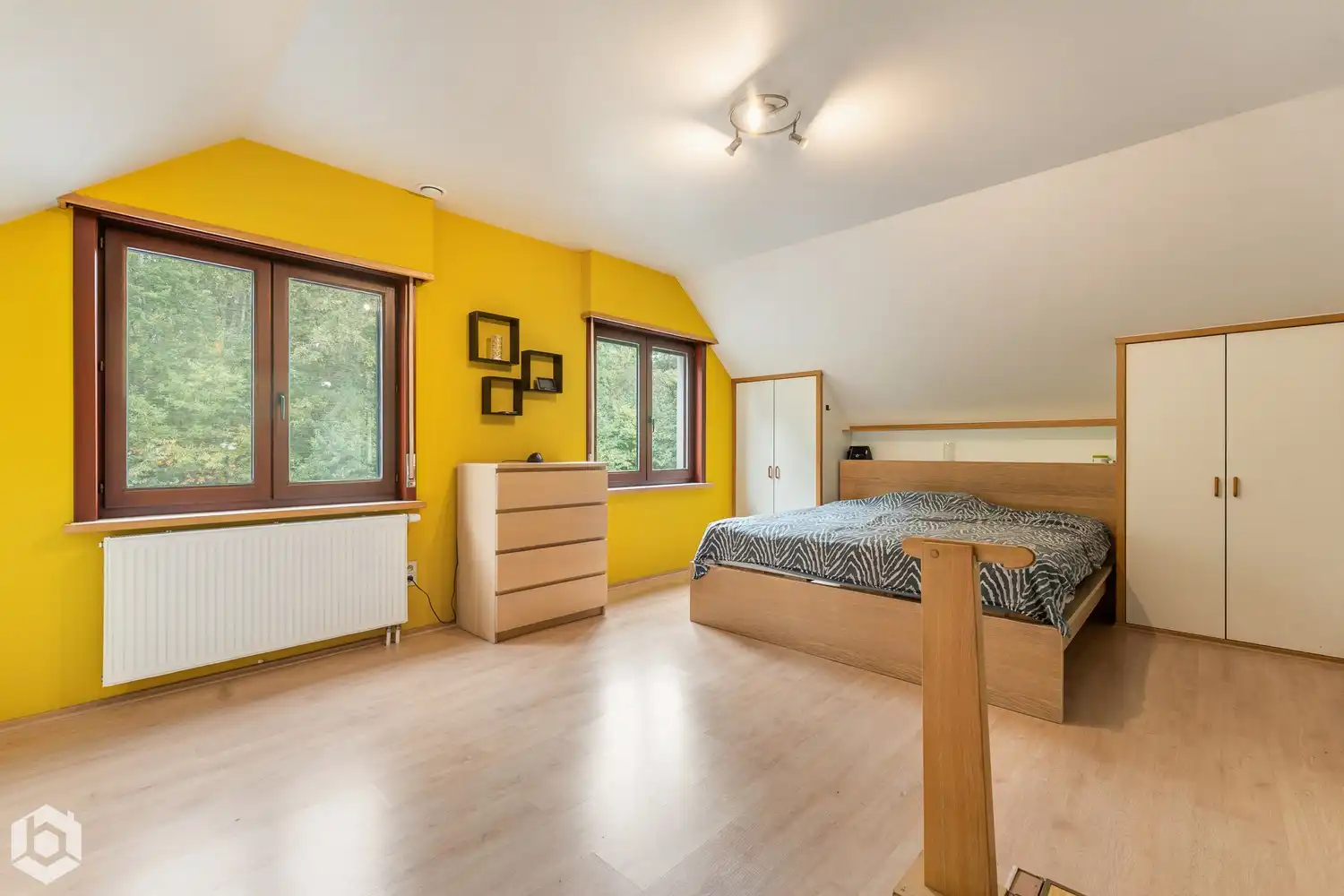 Prachtige gerenoveerde ruime woning in een groen kader foto 20