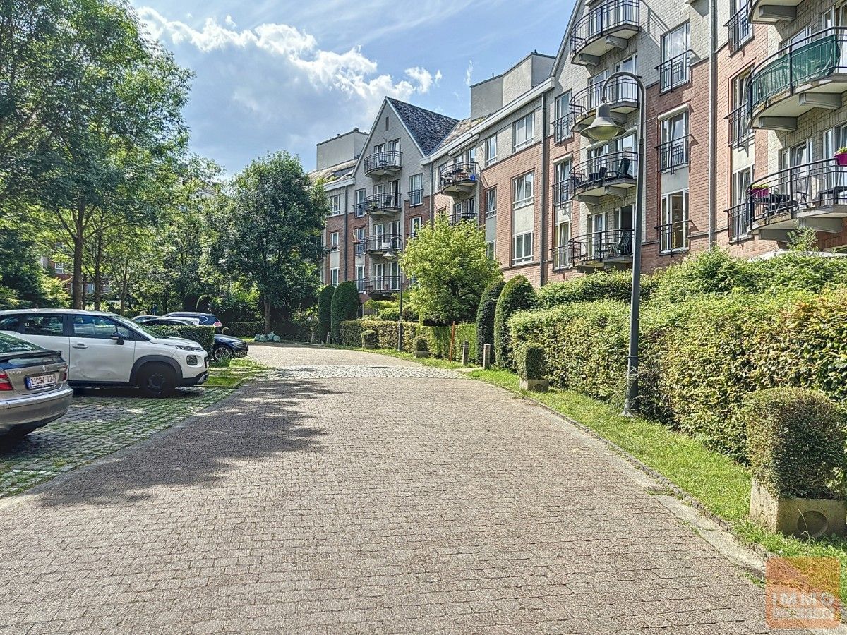 Mooi ruim appartement met 3 slaapkamers en terras foto 21