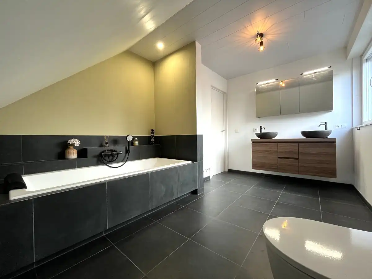 Moorslede - Ruime halfopen bebouwing in het centrum foto 13