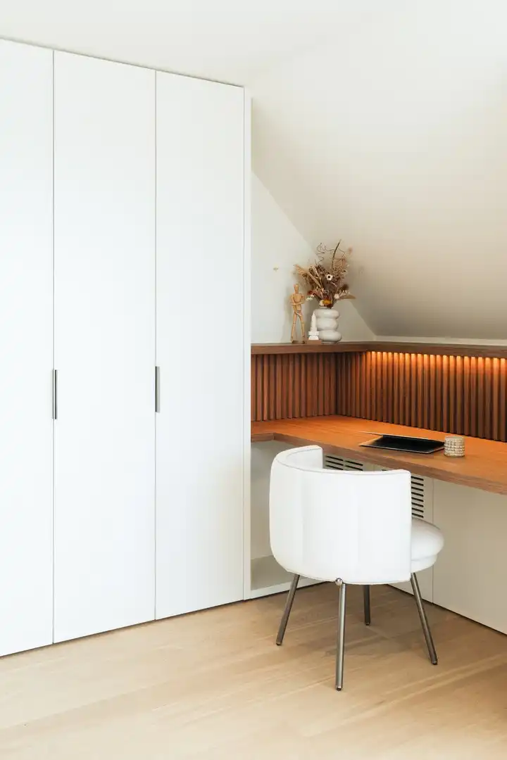 Sublieme zonnige penthouse met ruime terrassen en zijdelings zeezicht. foto 18