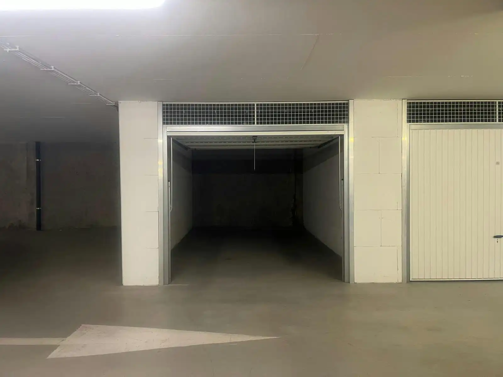 Ruime garagebox te koop onder het Marktplein te centrum! foto 3