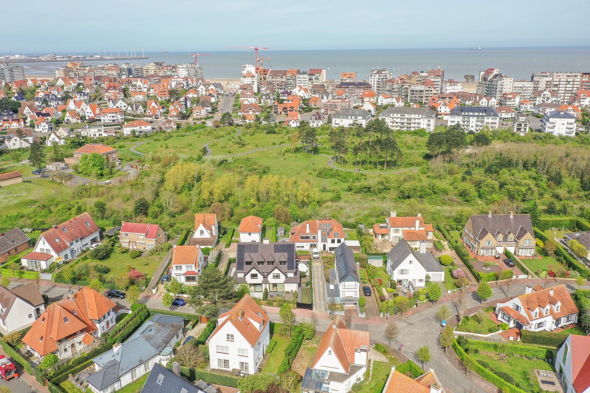 Unieke Nieuwbouwvilla in Duinbergen – Luxe, Duurzaamheid en Comfort foto 3