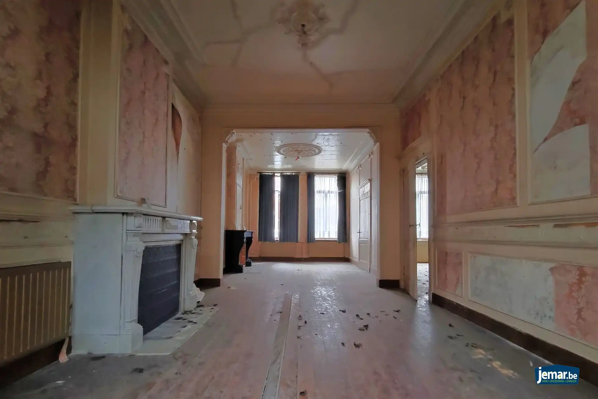 Ruime stadshoeve (431m²) pal in het centrum van Borgloon foto 6