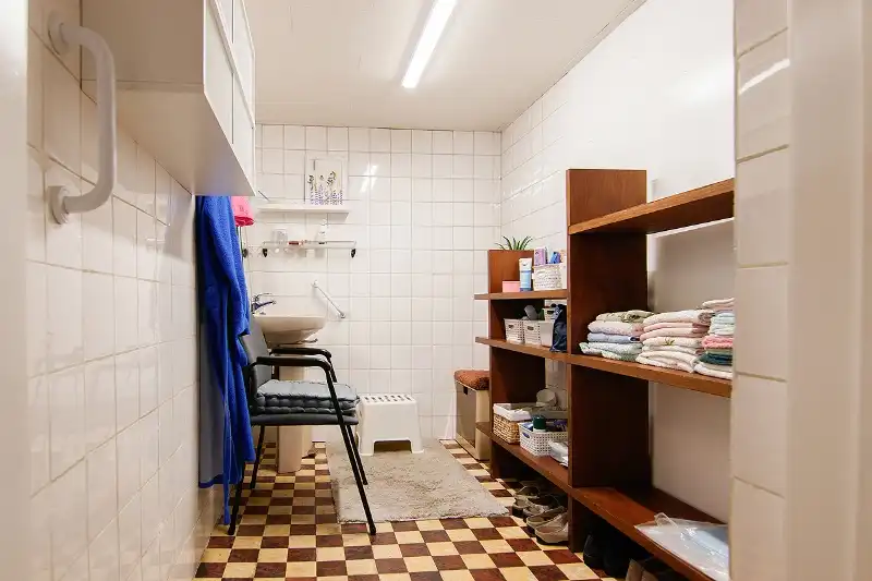 TE RENOVEREN WONING OP RUIM PERCEEL VAN BIJNA 12 ARE HALFOPEN BEBOUWING MET VEEL RUIMTE EN UITBREIDINGSMOGELIJKHEDEN foto 9