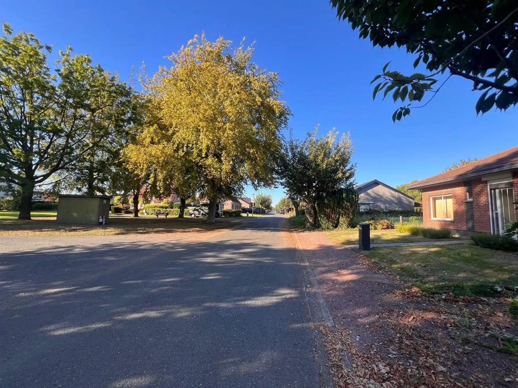 RESIDENTIEEL GELEGEN, TE RENOVEREN WONING  foto 13