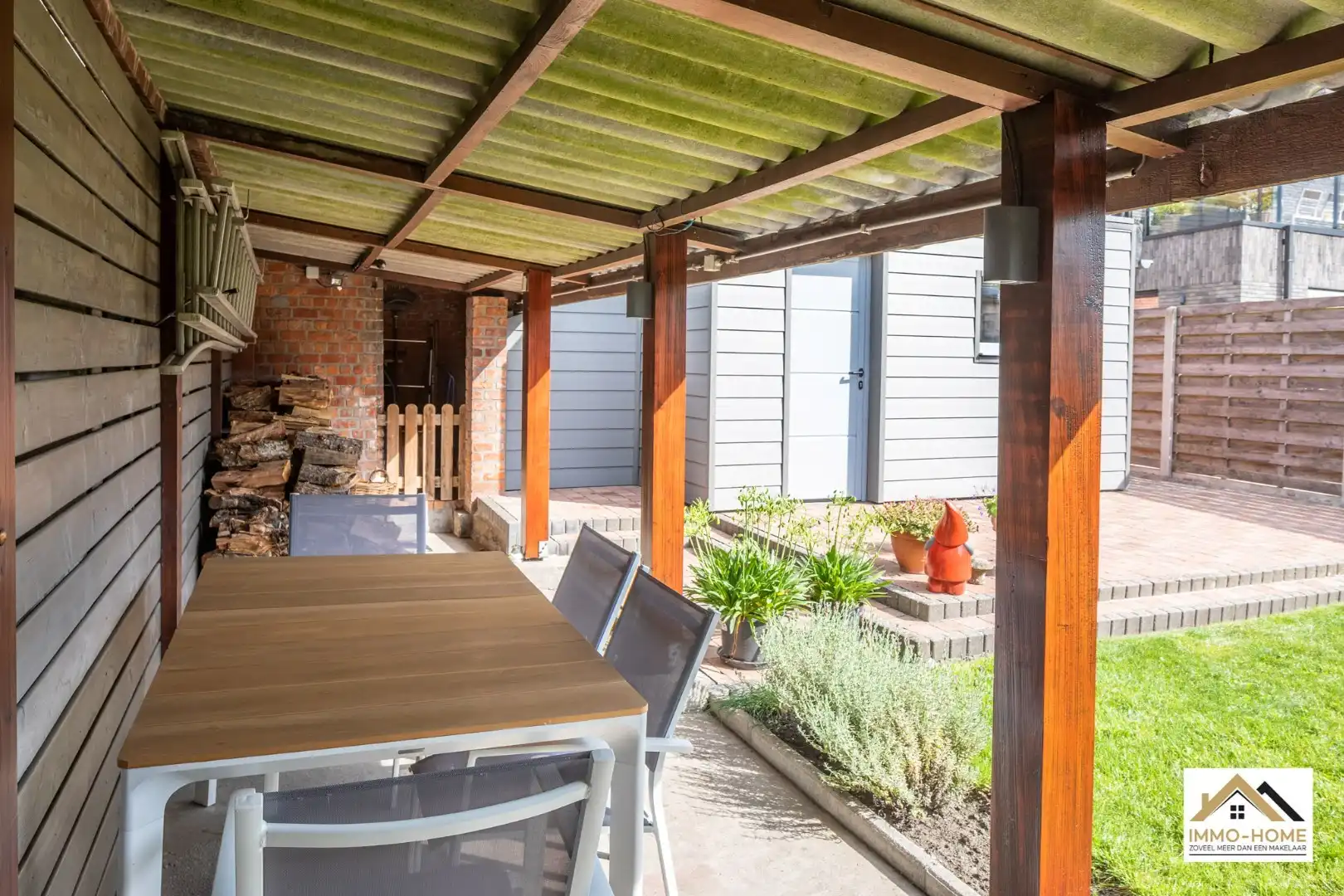 Halfopen bebouwing nabij centrum Wachtebeke foto 5