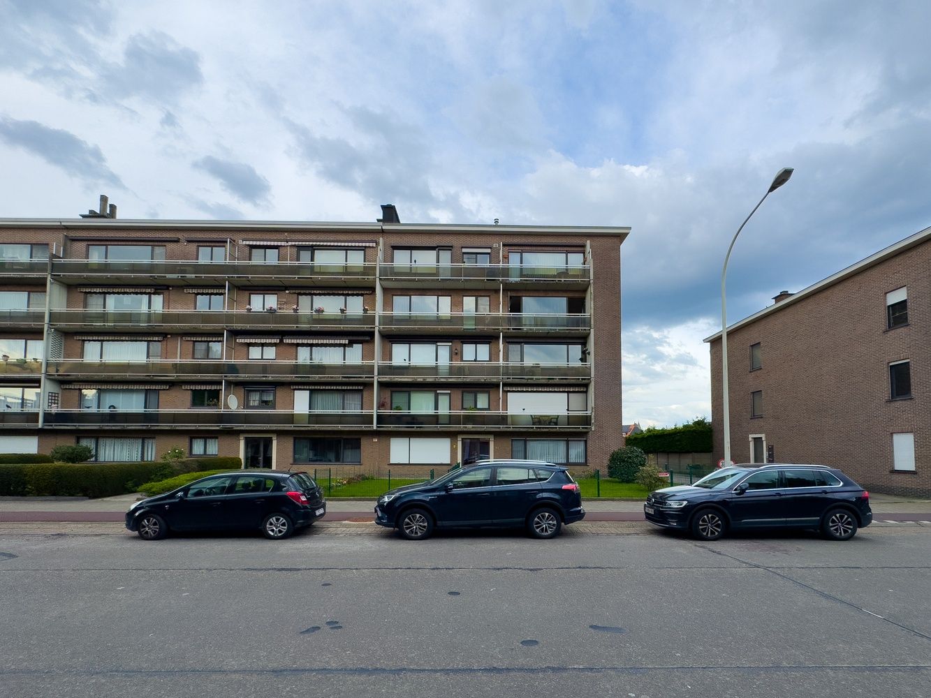 2 slaapkamer appartement met staanplaats - Nieuwdreef 97 te Merksem - 101 m2 foto {{pictureIndex}}