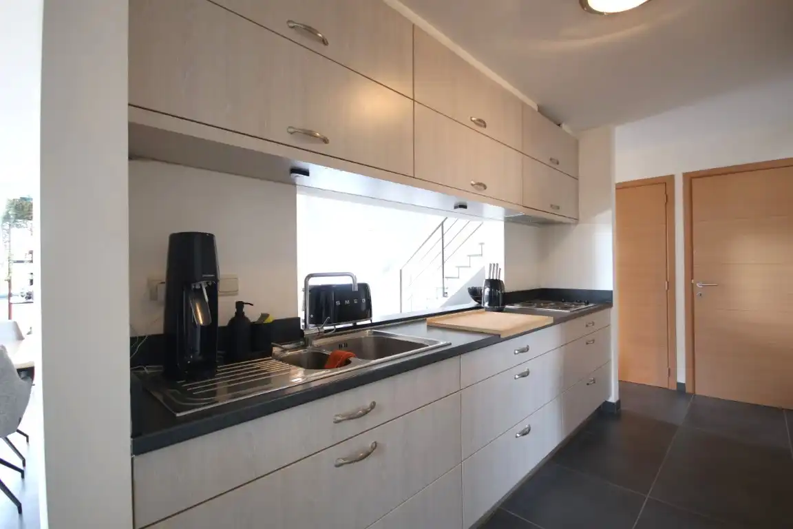 Rustig gelegen duplex appartement, met garage en extra staanplaats op wandelafstand van het centrum van Sint-Truiden. foto 13