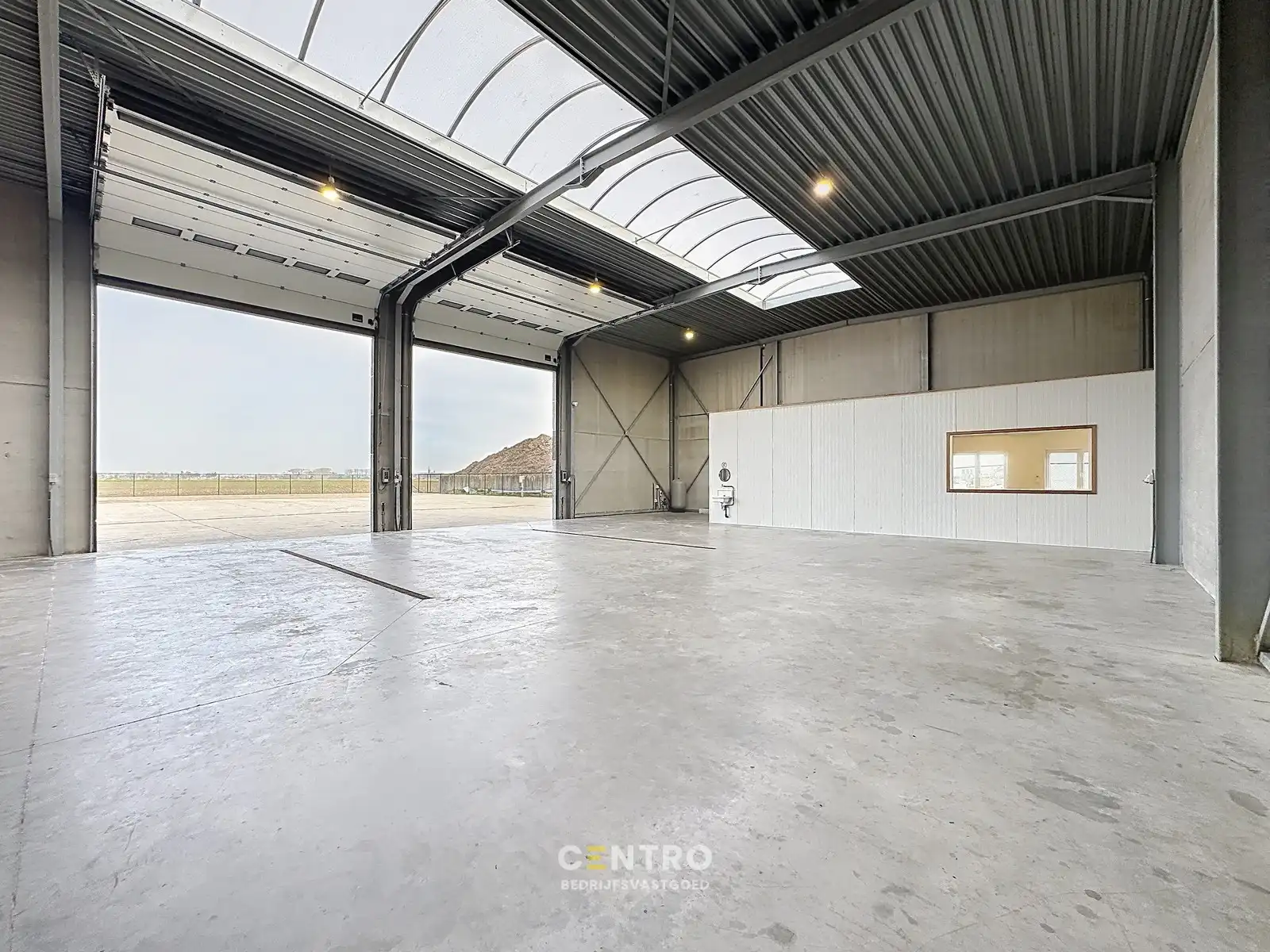 Recent bedrijfsbouw (°2021) op 1.930m2 verhard terrein te Eede! foto 6