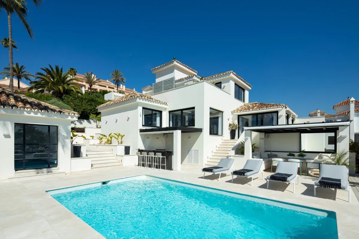 Stijlvolle luxe in Nueva Andalucía – adembenemende villa met uitzicht op La Concha en de Middellandse zee foto 16