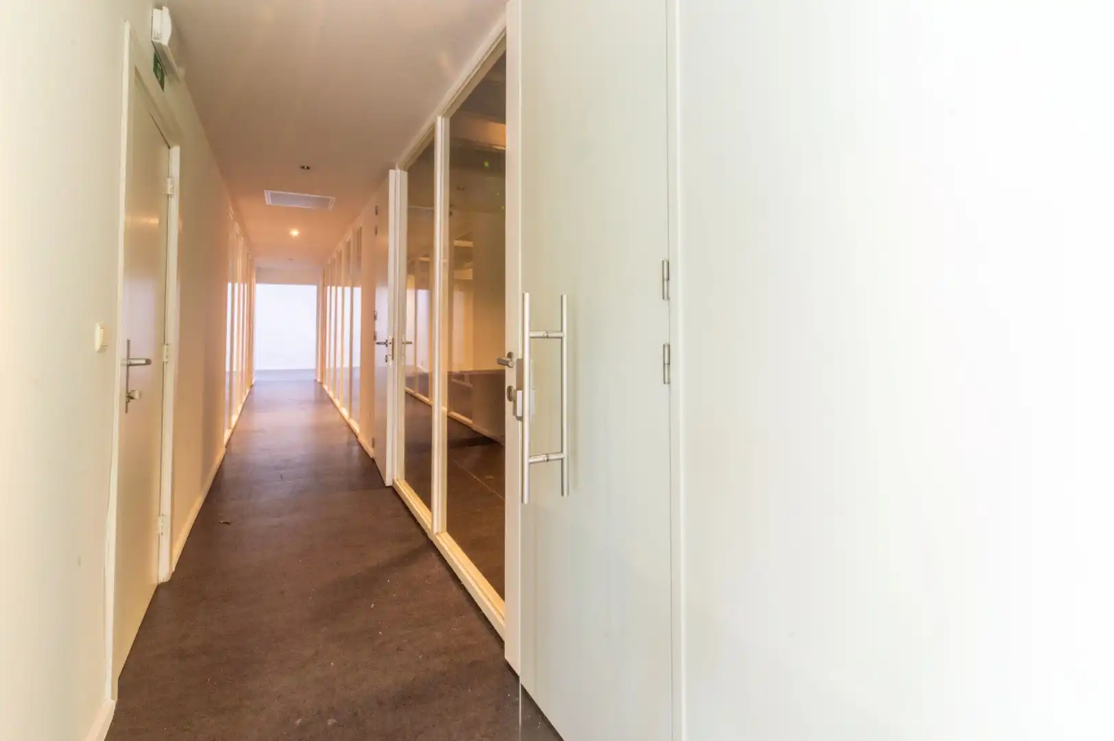 Een centraal gelegen en energiezuinige kantoorruimte! foto 5