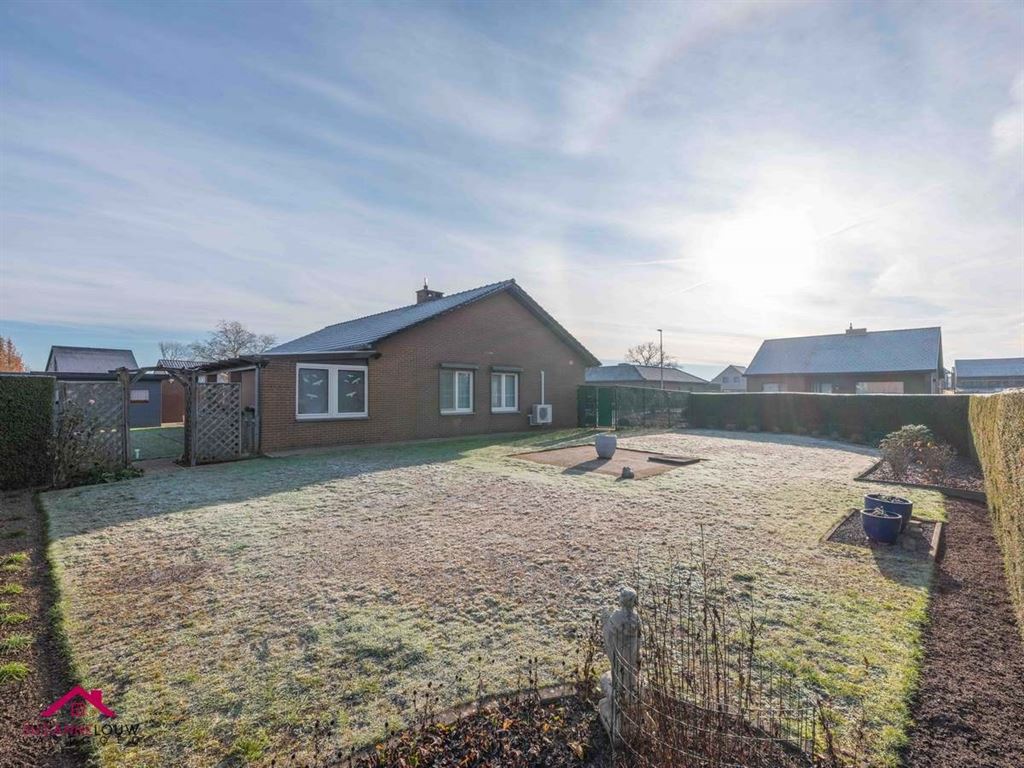 Zeer goed onderhouden, vrijstaande en gelijkvloerse woning foto 10