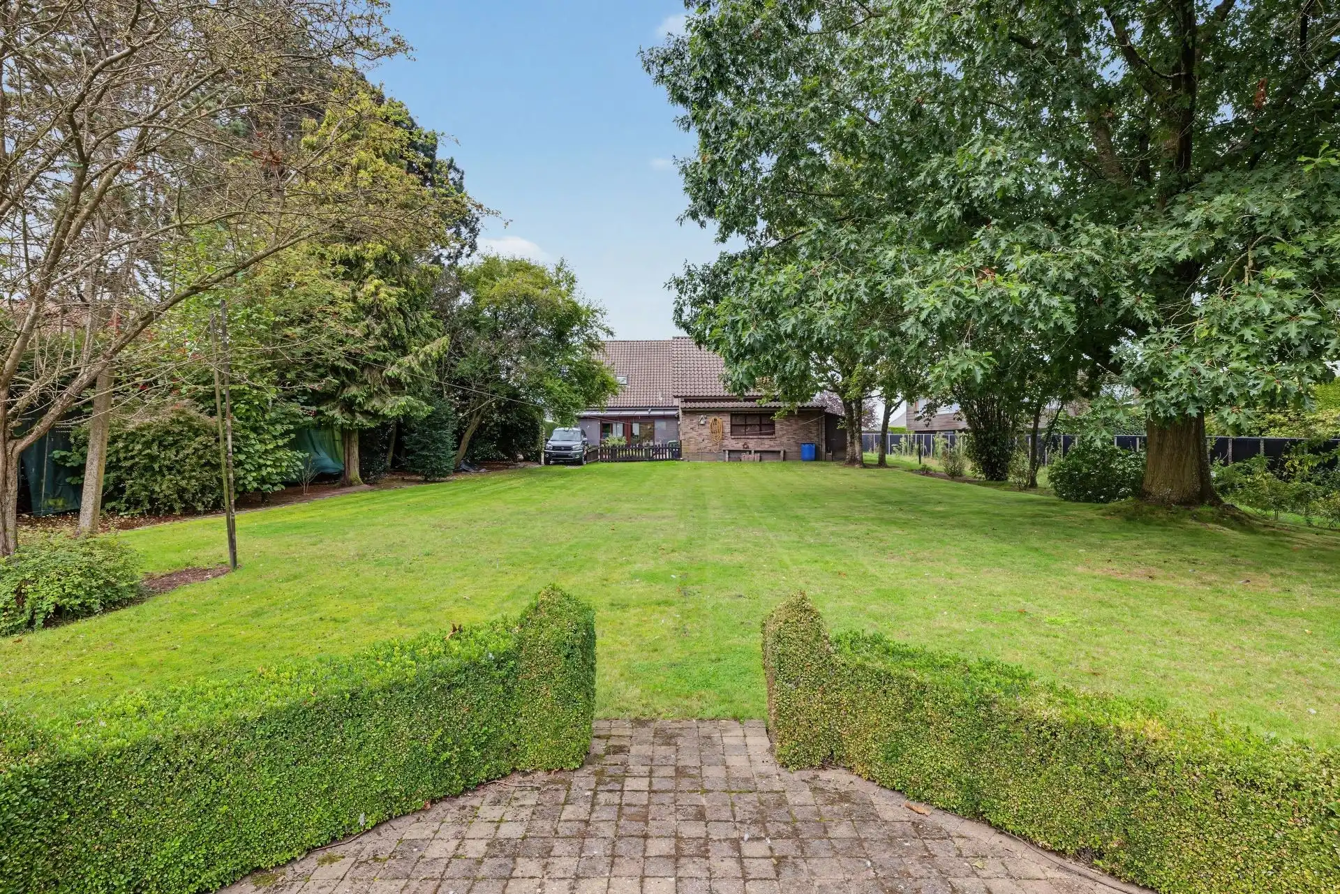 Ruim opgezette, landelijke woning mooie tuin op een perceel van ca. 3.028m² foto 24