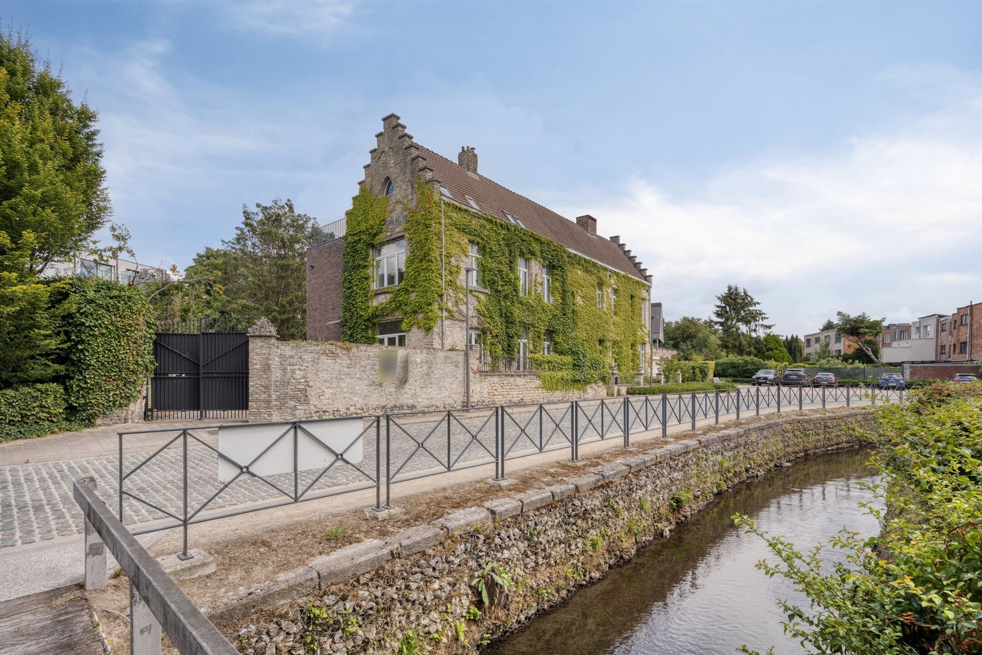 Prachtig gerenoveerde & charmante 3-gevel woning in centrum foto {{pictureIndex}}