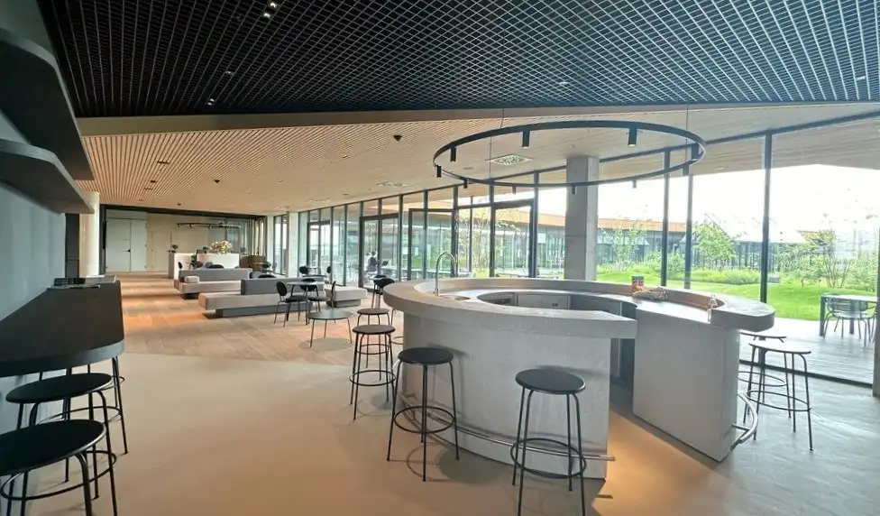 Prachtig gemeubelde kantoren met dienstverlening In The Yard in Drongen foto 20