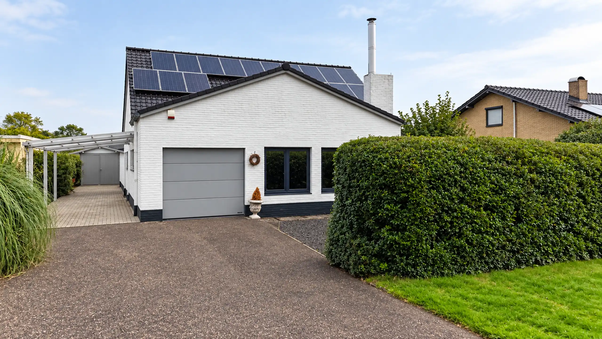 Ruime gezinswoning op 8 are met 5 slaapkamers op toplocatie! foto {{pictureIndex}}