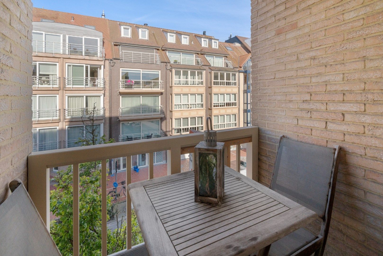 Ruim hoekappartement met terras foto 6