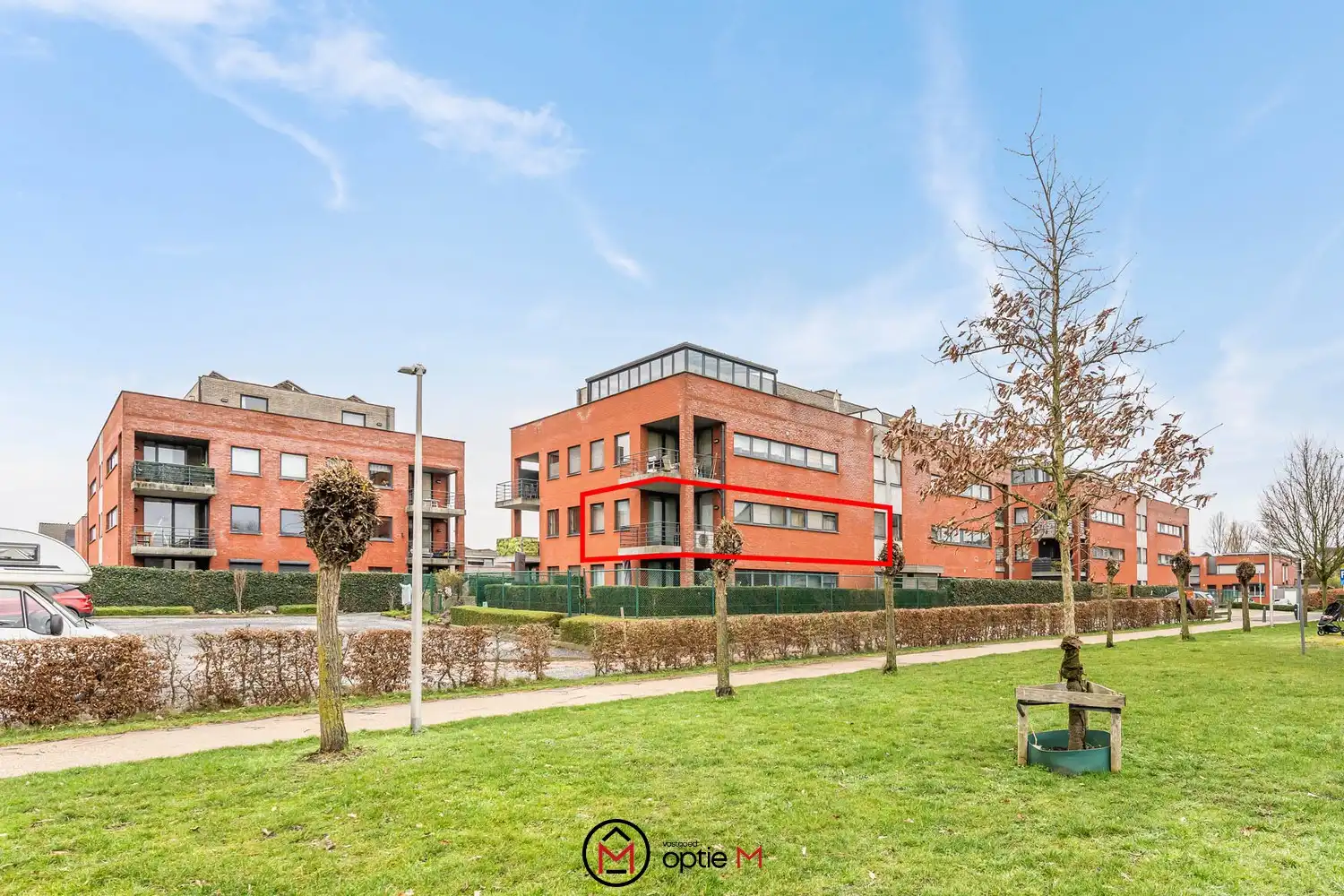 Instapklaar, rustig gelegen appartement te koop in Hasselt foto {{pictureIndex}}