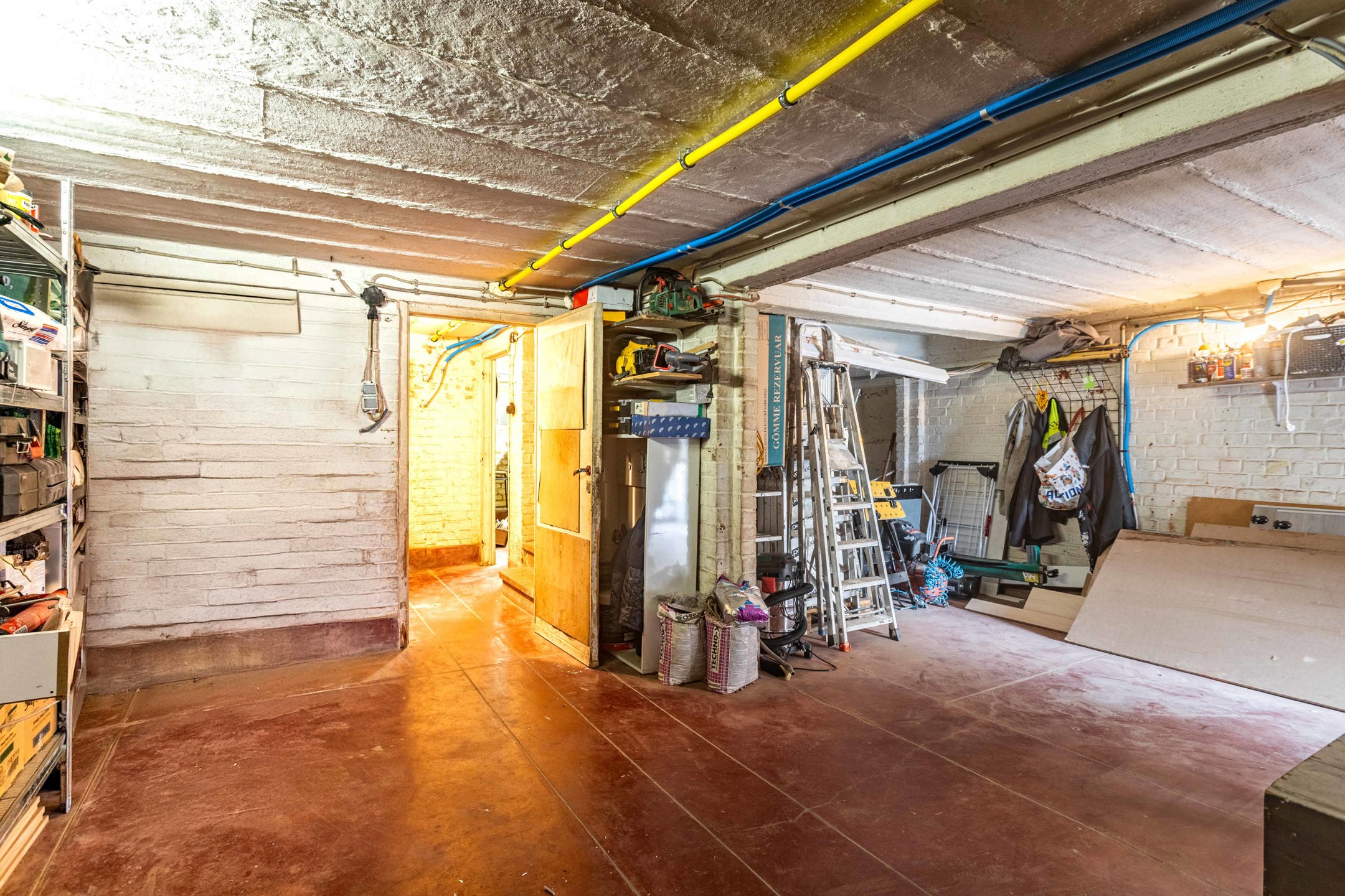 Instapklare halfopen bebouwing met tuin, oprit & garage! foto 27