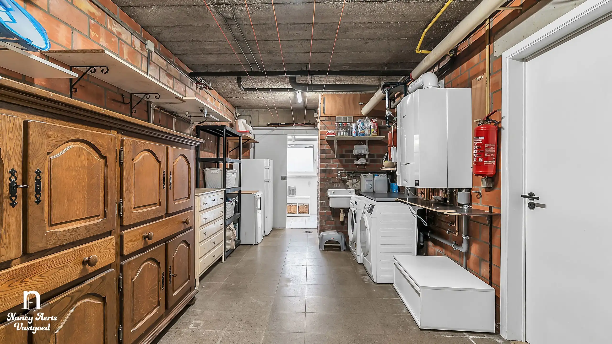 Halfopen gezinswoning met 3 slaapkamers en zonnige tuin foto 26