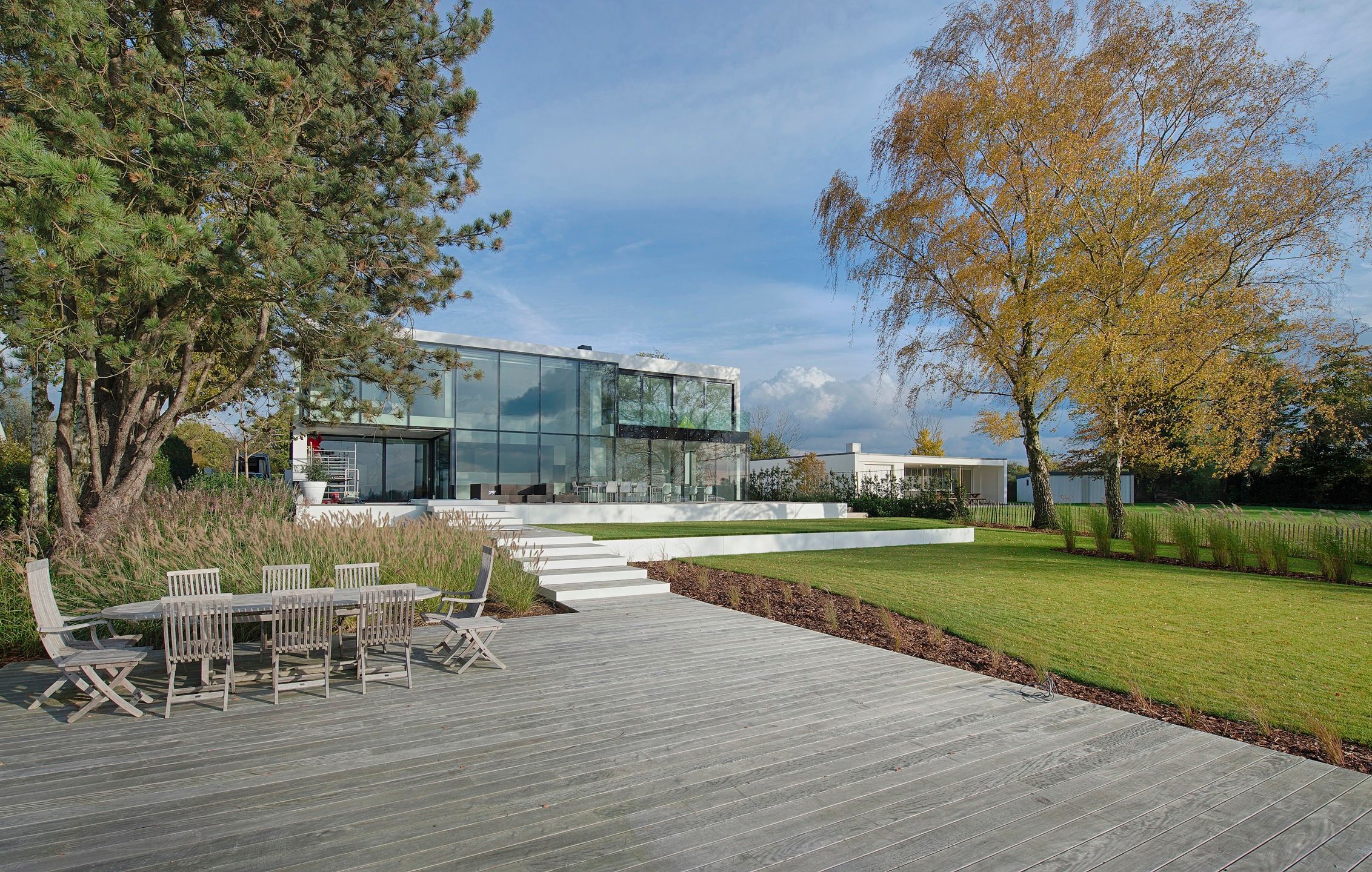 MOL - High-end design villa aan exclusief meer foto 2