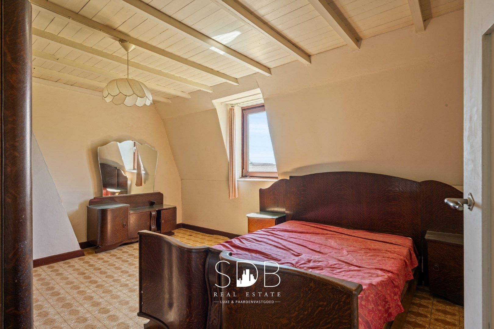 Charmante hoeve met bijgebouwen en graslanden op 27.559m² foto 13