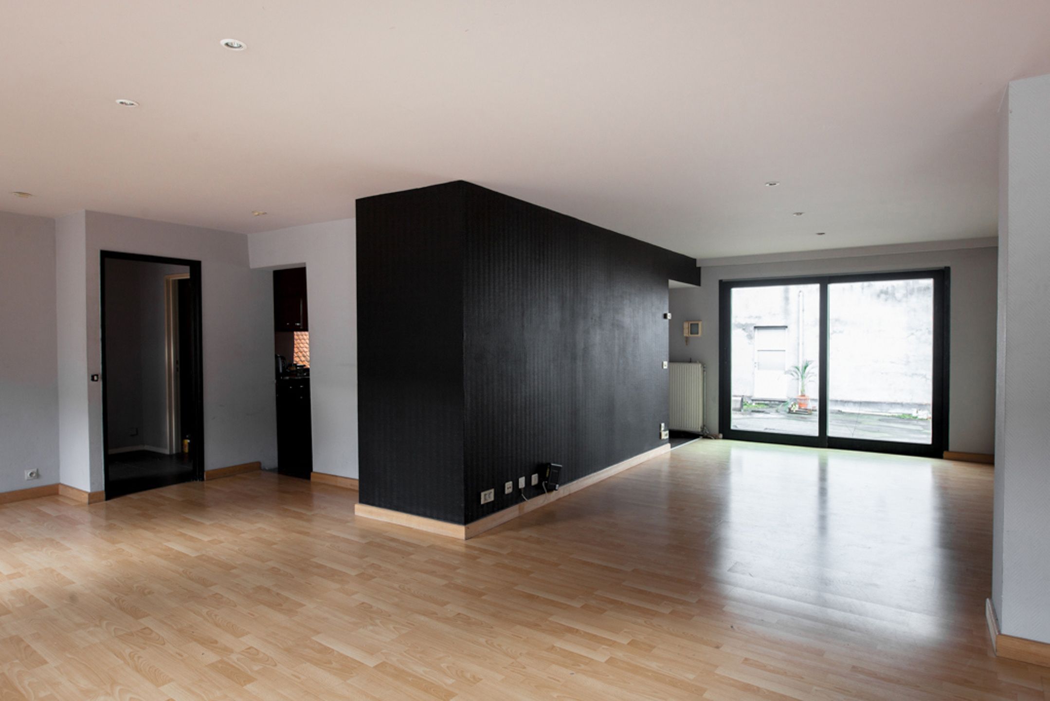 Verrassend ruime handelswoning met bovenliggend appartement. foto 36