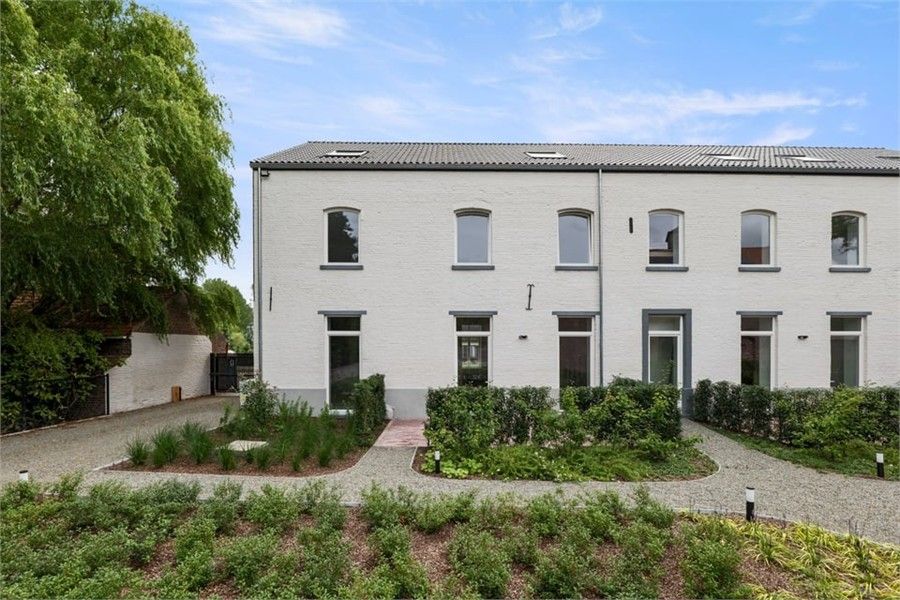 EXCLUSIEF WONEN IN EEN GERESTAUREERDE VIERKANTSHOEVE foto 14