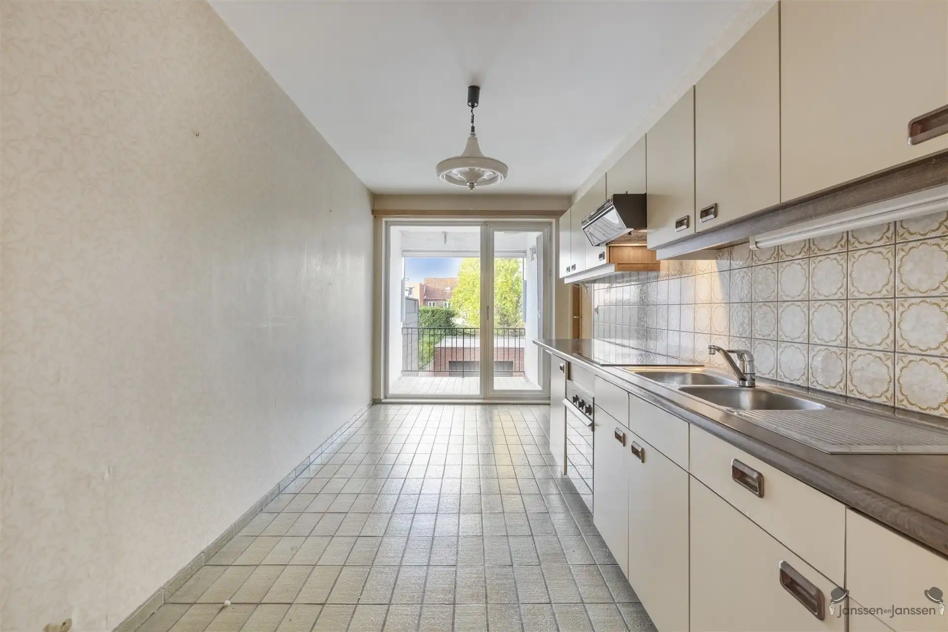 Lichtrijk 2-slaapkamerappartement met garagebox in het hart van Leopoldsburg! foto 12