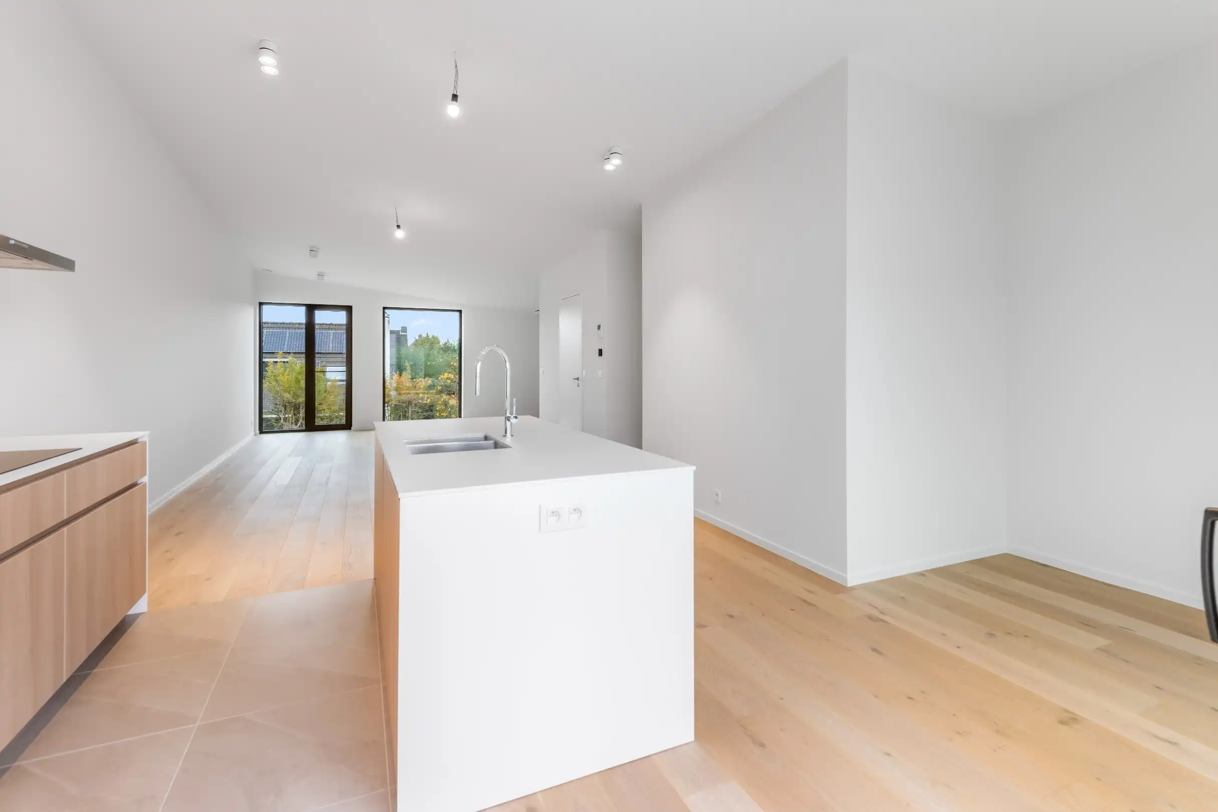 Moderne nieuwbouwwoning met ruime terrassen en ondergrondse dubbele garagebox foto 7