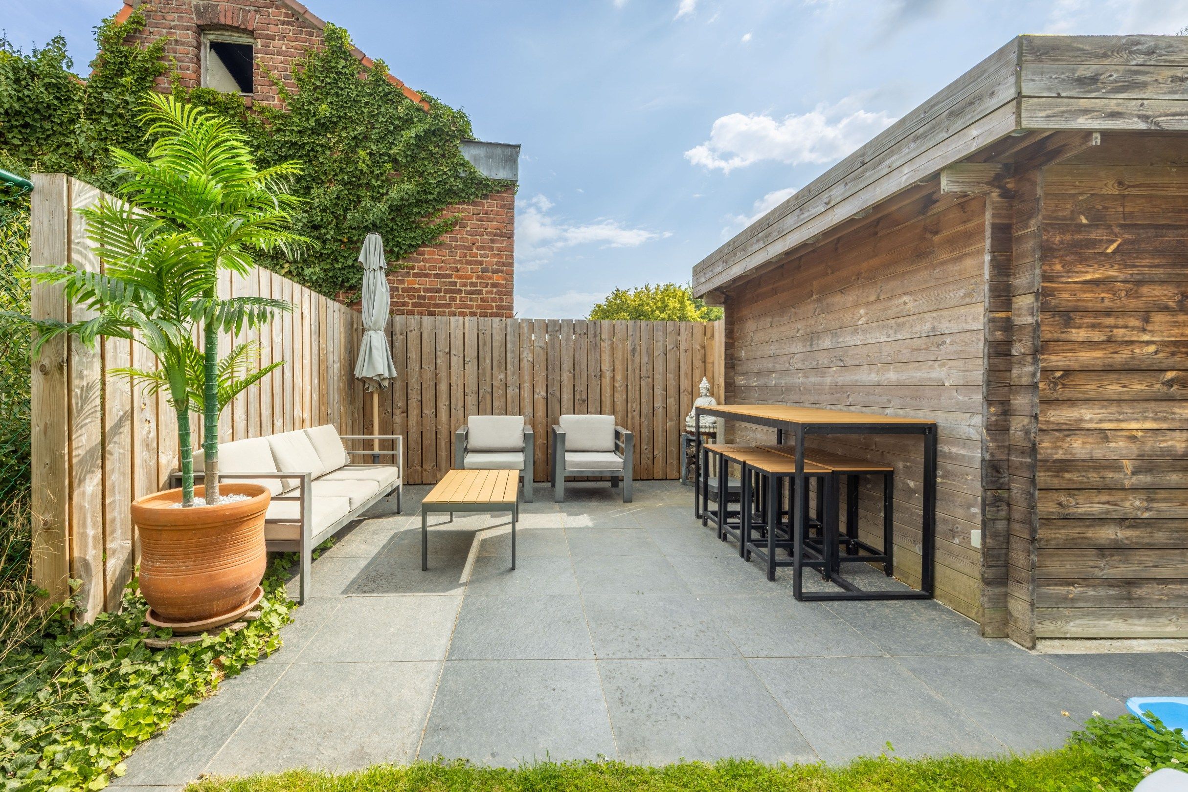 Gerenoveerde woning met garage foto 16