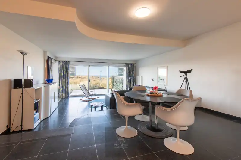 Uitzonderlijk doorloop-appartement aan het strand van Groenendijk. foto 3