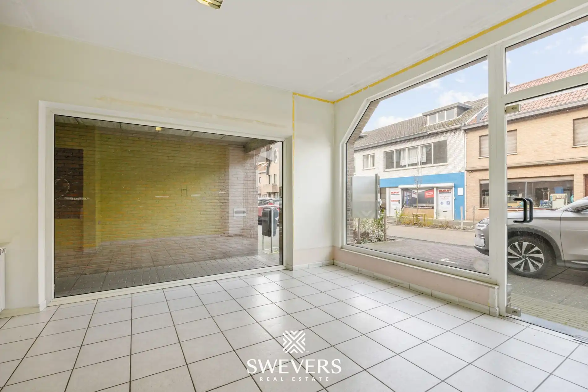 Commercieel pand met garage in centrum Beringen foto 2