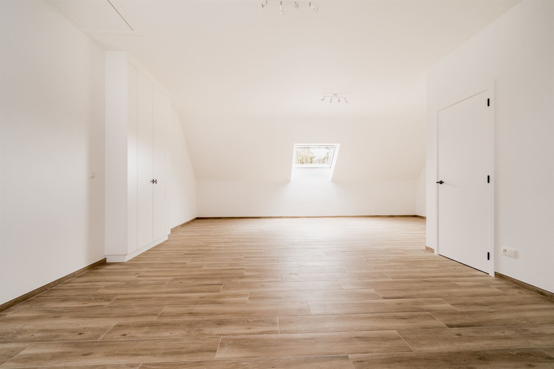 Moderne nieuwbouwwoning met 4 slpkm, tuin en garage  foto 20