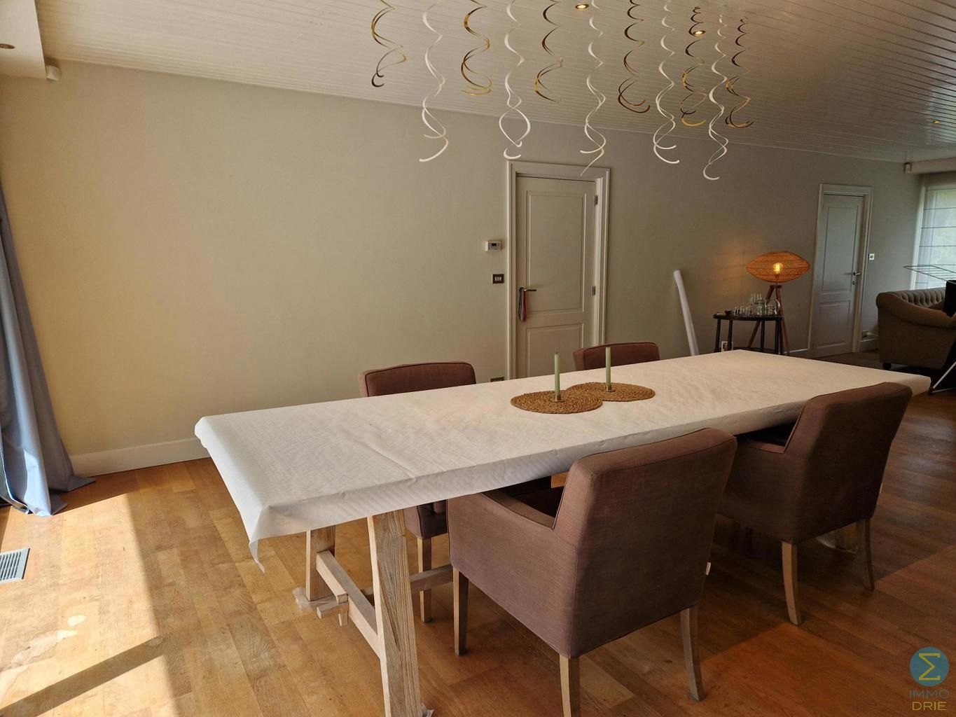 Vrijstaande woning van 340m². foto 8