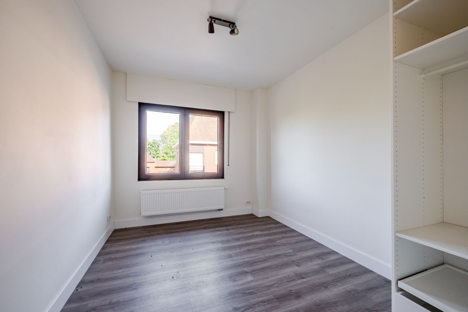 Eerste kijkdag 28/06/2025 tussen 09.00 en 10.00 uur! Af te werken woning met garage! foto 16