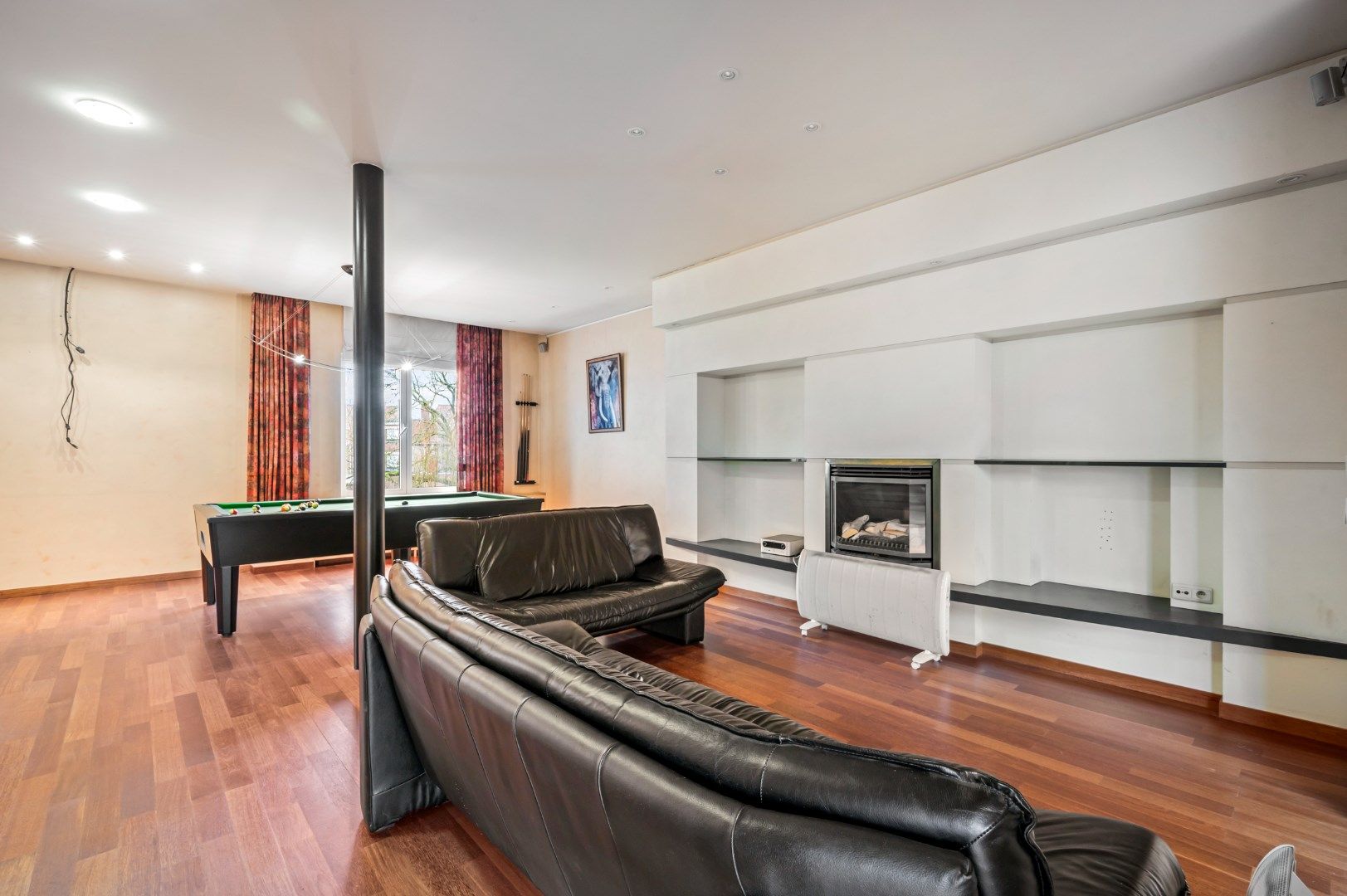 GEBOUW OP 2588M² MET 447M² BEW. OPP., 5 SLPKS, 3 BADKAMERS EN 3 GARAGES AAN DE LEIE foto 14
