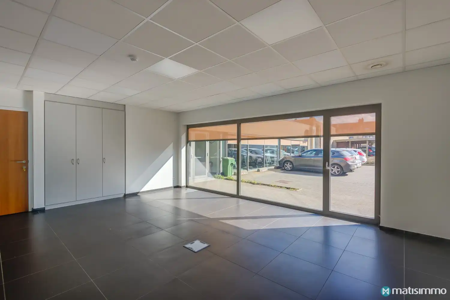 2 PRAKTIJKRUIMTES MET 10 PARKEERPLAATSEN TE HUUR IN HET CENTRUM VAN HOESELT foto 15