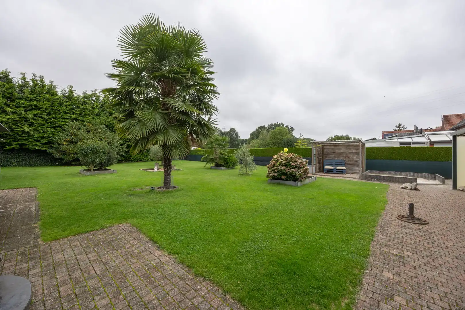 Goed onderhouden woning op een perceel van 8 are 19 ca foto 34