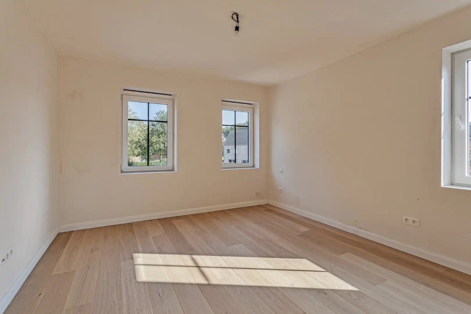 Ruime en kwalitatief afgewerkte nieuwbouw (HOB) met 3 ruime slpks op 412 m² te Olen ! foto 12