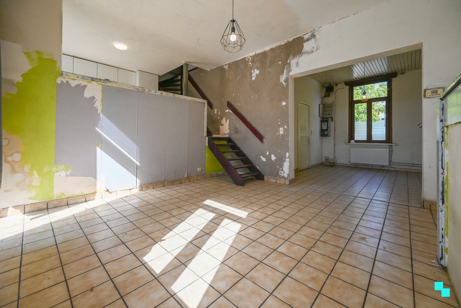 Te renoveren eengezinswoning gelegen op een perceel van ca. 300 m² foto 9