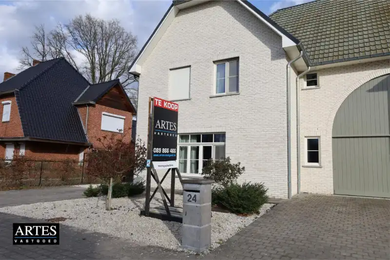 Karaktervolle woning met moderne luxe foto {{pictureIndex}}