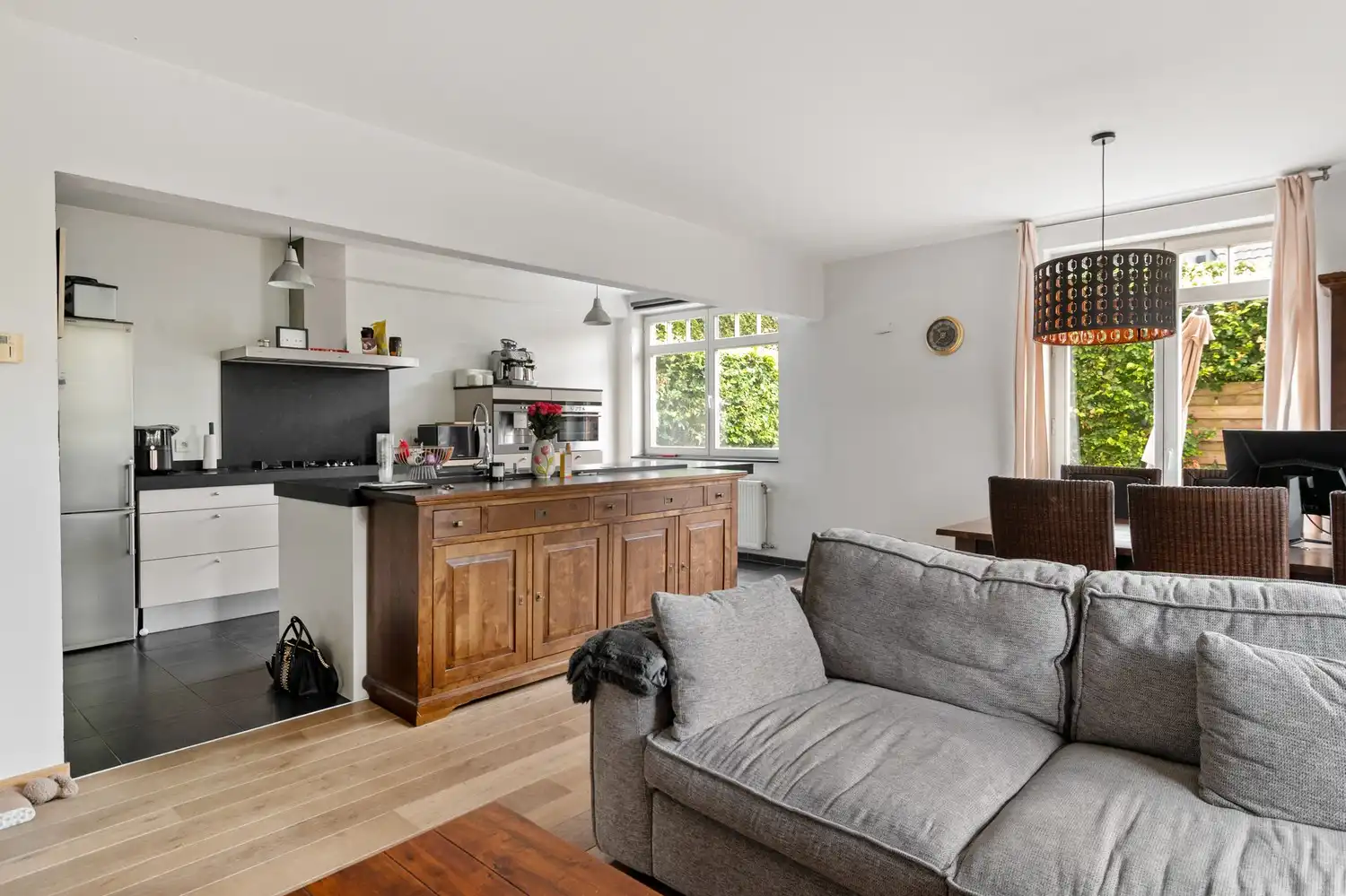 Instapklaar gelijkvloers één-slaapkamer appartement met staanplaats te Boechout foto 8