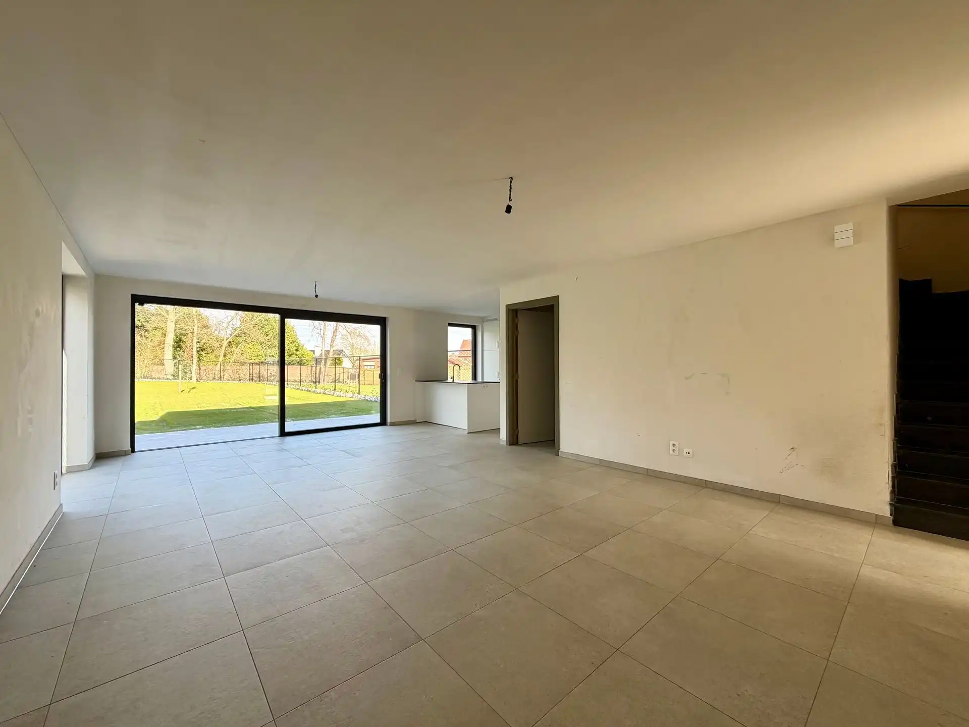 Nieuwbouwwoningen - instapklaar, energiezuinig, prachtige ligging en 3 slaapkamers foto 3