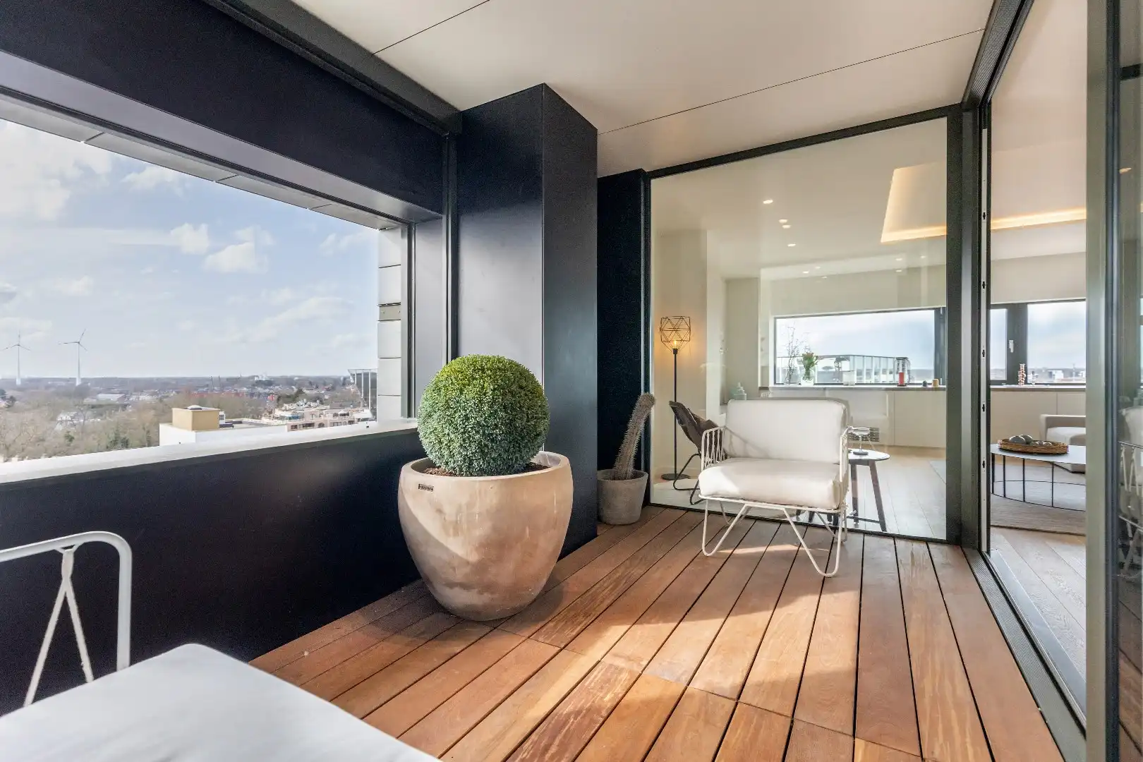 Appartement op de 10de verdieping van 137m² met twee slaapkamers foto {{pictureIndex}}