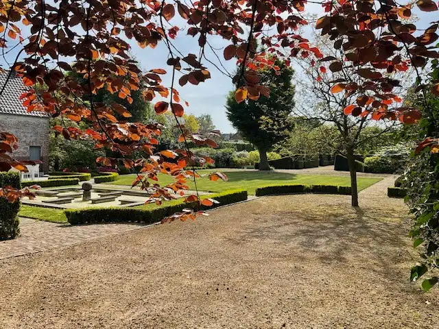 Interbellum villa in Bree centrum foto 44