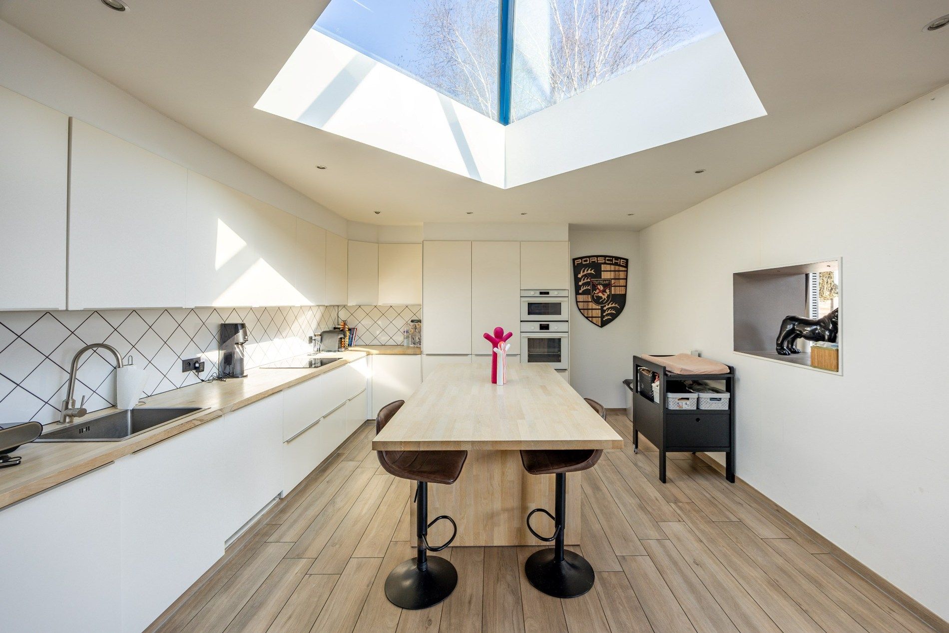 GOED GELEGEN MAGAZIJN MET SHOWROOM foto 9