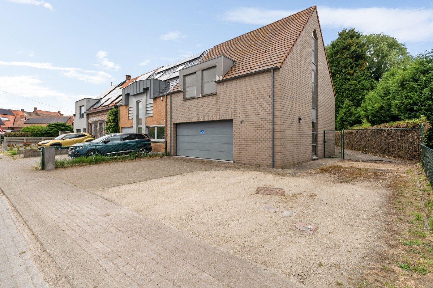 Ruime, instapklare woning met 3 slpk., dubbele garage en tuin foto 31