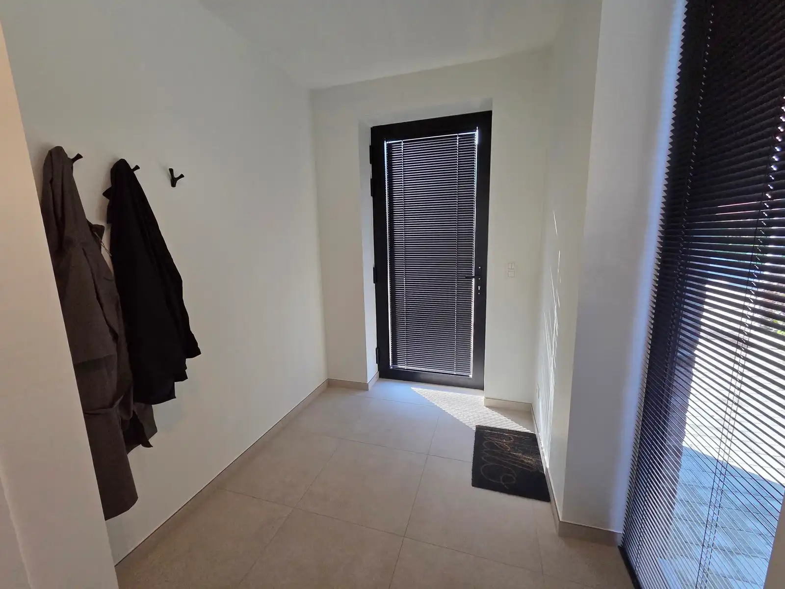 Instapklare recente woning met mooie tuin!!! foto 15
