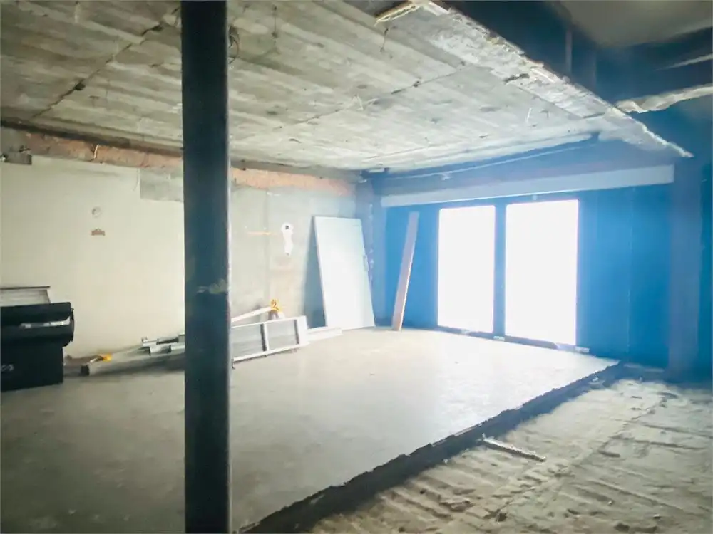 IN OPTIE - RUIM handelspand in het centrum van Hove foto 8